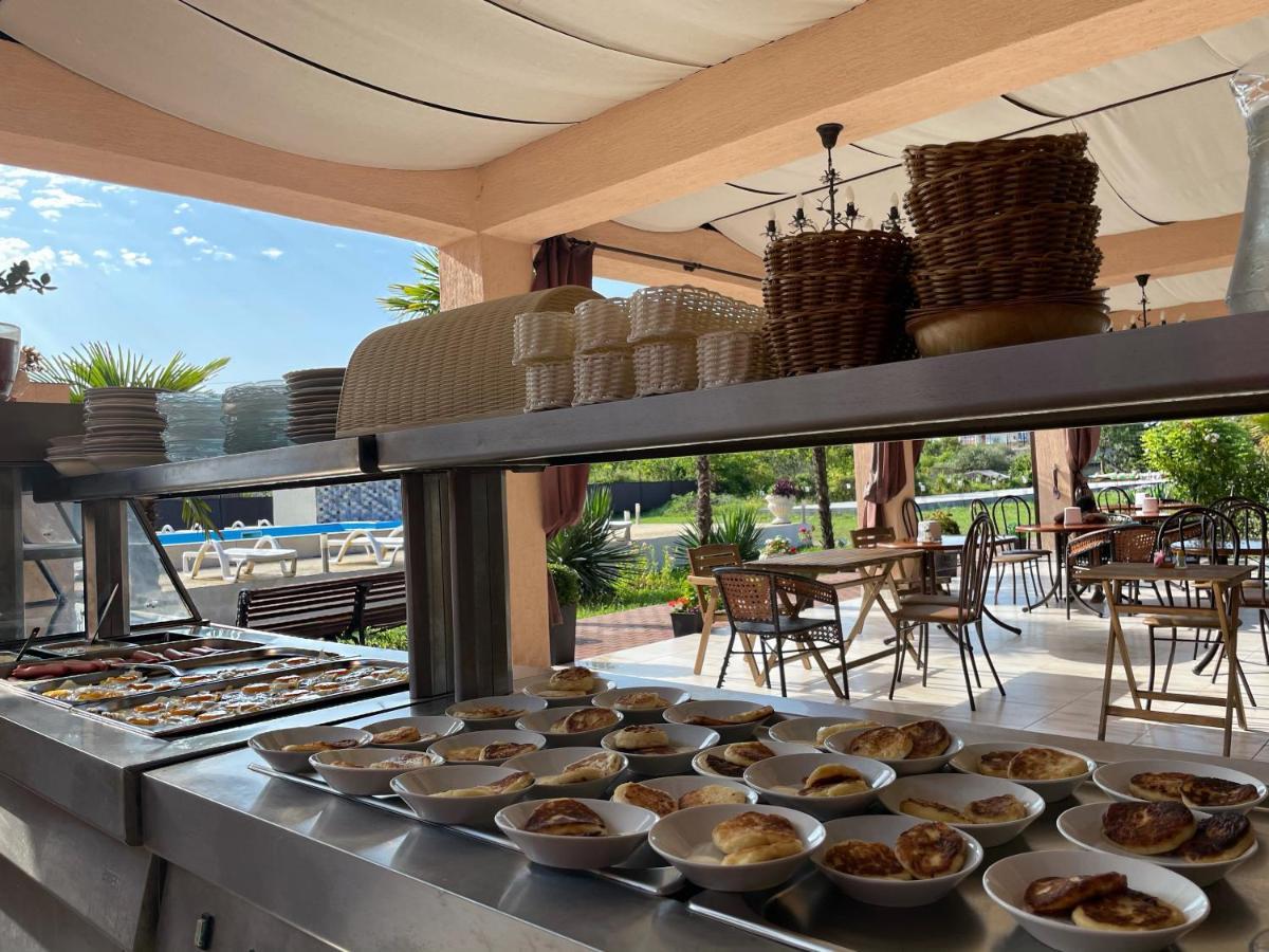 Hotel Askar Alakhadzi Kültér fotó